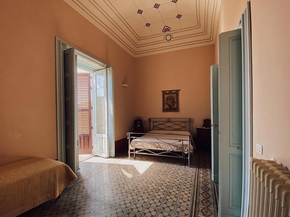 Palazzo Gambuzza Aparthotel Ispica Exteriör bild