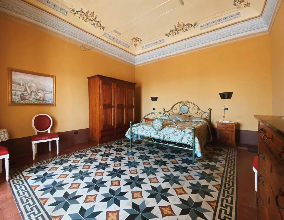 Palazzo Gambuzza Aparthotel Ispica Exteriör bild