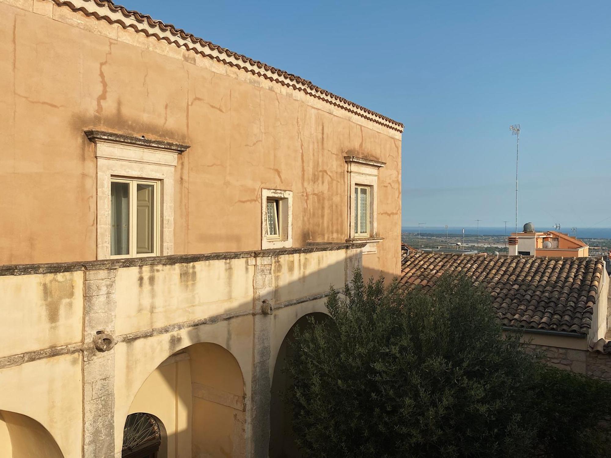 Palazzo Gambuzza Aparthotel Ispica Rum bild